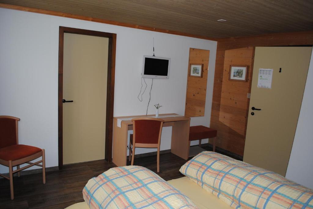 Hotel Des Alpes Kandersteg Pokoj fotografie