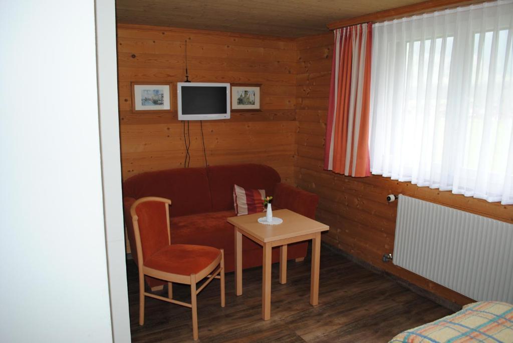 Hotel Des Alpes Kandersteg Pokoj fotografie