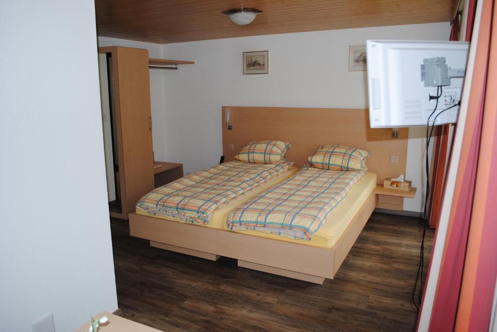 Hotel Des Alpes Kandersteg Pokoj fotografie